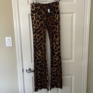 Fashion Nova: Cheetah flare pants- size medium
